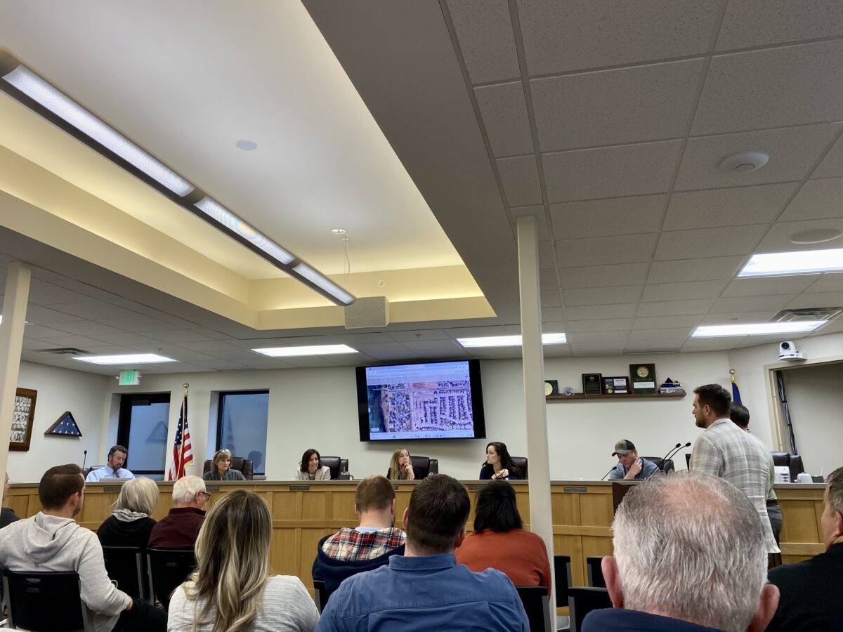 Vineyard councilman raises questions on city spending, financial